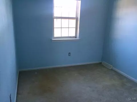 509 Old Forge Dr, Bath, PA 18014 photo 7