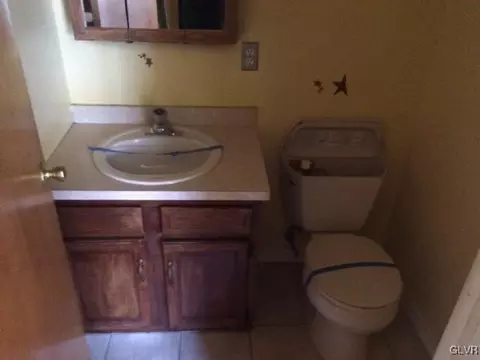 509 Old Forge Dr, Bath, PA 18014 photo 9
