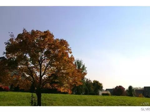 4412 Commonwealth Dr, Macungie Twp, PA 18049 photo 2