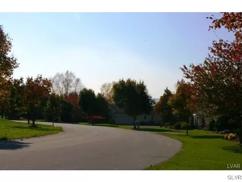 4412 Commonwealth Dr, Macungie Twp, PA 18049 photo 3