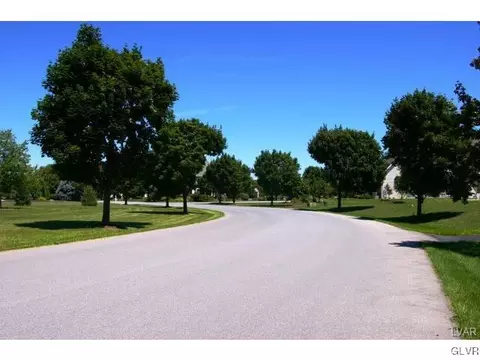 4412 Commonwealth Dr, Macungie Twp, PA 18049 photo 5