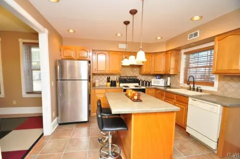 747 E Fairview St, Bethlehem, PA 18018 photo 8