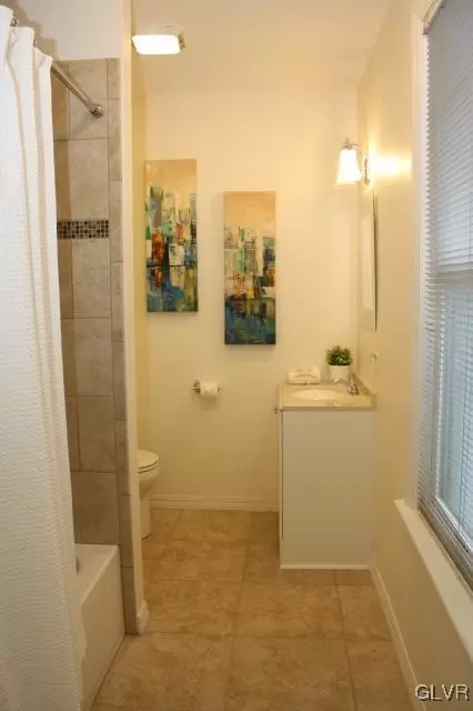 1367 Main St, Hellertown, PA 18055 photo 16