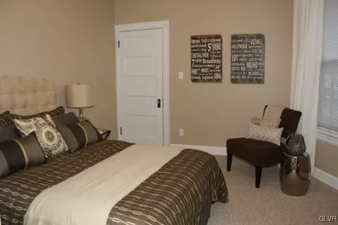 1367 Main St, Hellertown, PA 18055 photo 13