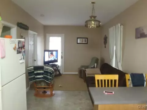 135 E Northampton St, Bath, PA 18014 photo 4