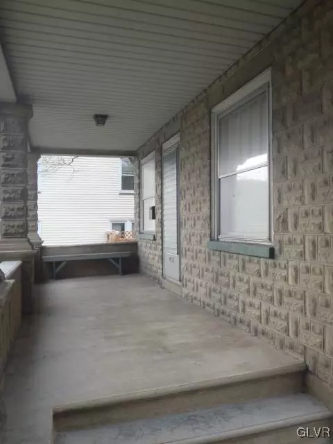 135 E Northampton St, Bath, PA 18014 photo 6
