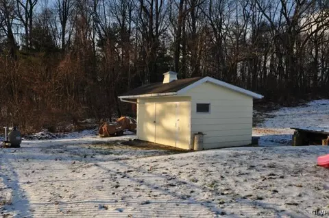 2192 W Dell Rd, Bath, PA 18014 photo 22