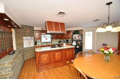 2192 W Dell Rd, Bath, PA 18014 photo 8