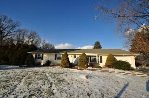 2192 W Dell Rd, Bath, PA 18014 photo 1