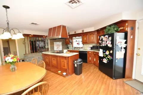 2192 W Dell Rd, Bath, PA 18014 photo 9