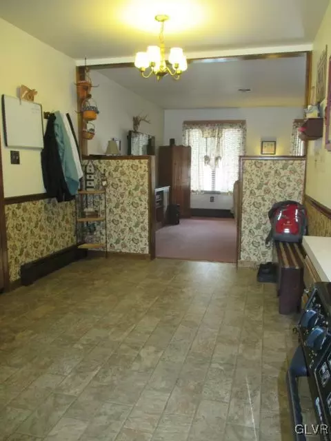 738 Alpha Rd, Wind Gap, PA 18091 photo 9