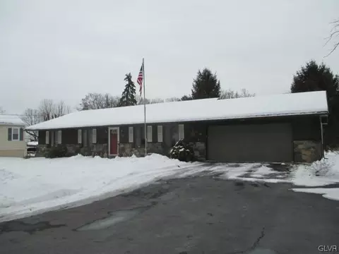 738 Alpha Rd, Wind Gap, PA 18091 photo 1