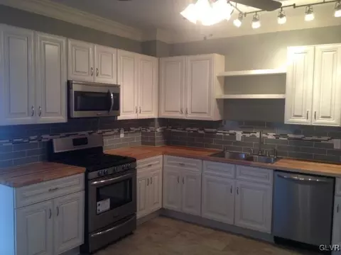 712 Maple St, Bethlehem, PA 18018 photo 3