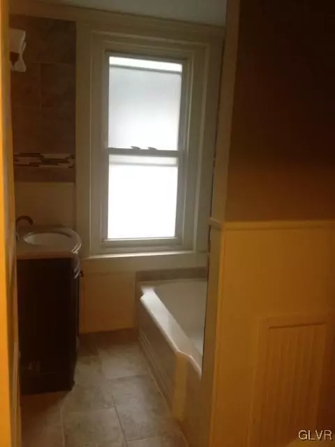 712 Maple St, Bethlehem, PA 18018 photo 22