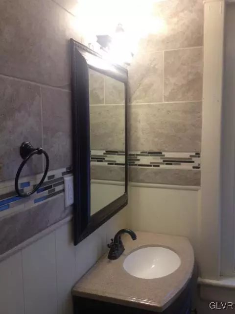 712 Maple St, Bethlehem, PA 18018 photo 16