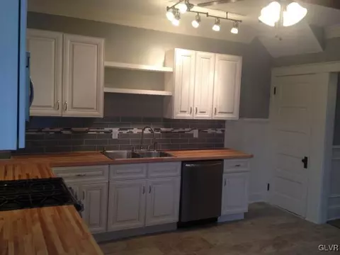 712 Maple St, Bethlehem, PA 18018 photo 5