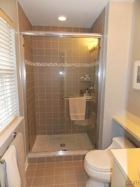 1925 Willings Ln, Hellertown, PA 18055 photo 11