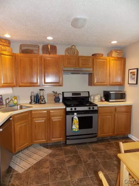 1925 Willings Ln, Hellertown, PA 18055 photo 14