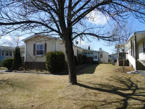 93 Juniper Ct, Bath, PA 18014 photo 4