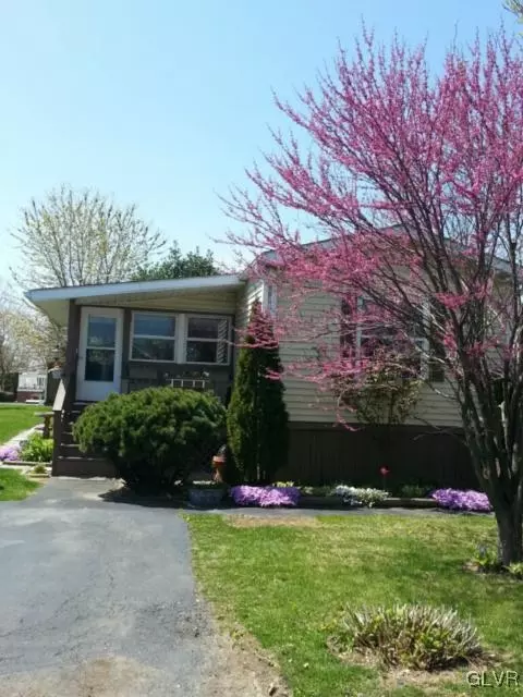 93 Juniper Ct, Bath, PA 18014 photo 2