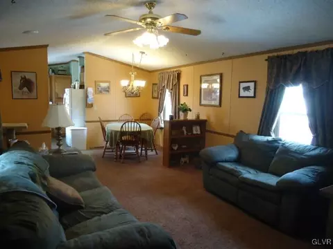 93 Juniper Ct, Bath, PA 18014 photo 11