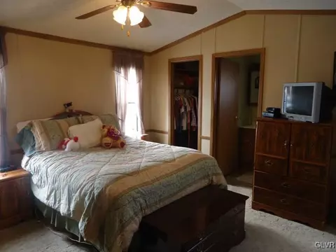 93 Juniper Ct, Bath, PA 18014 photo 14