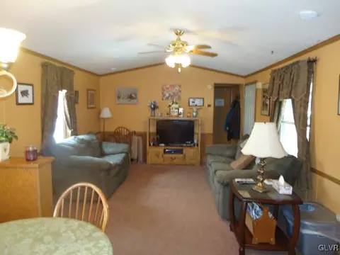 93 Juniper Ct, Bath, PA 18014 photo 10