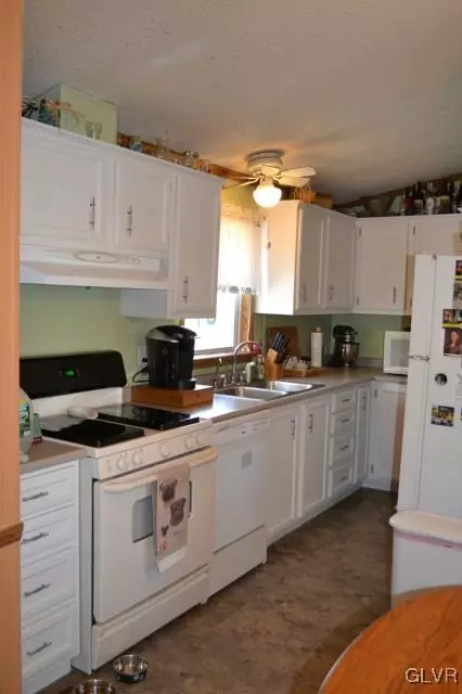 93 Juniper Ct, Bath, PA 18014 photo 6