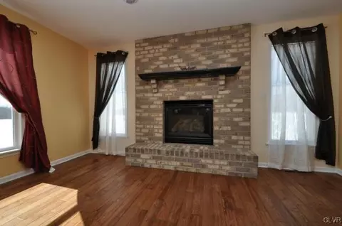 260 E Mountain Rd, Wind Gap, PA 18091 photo 8