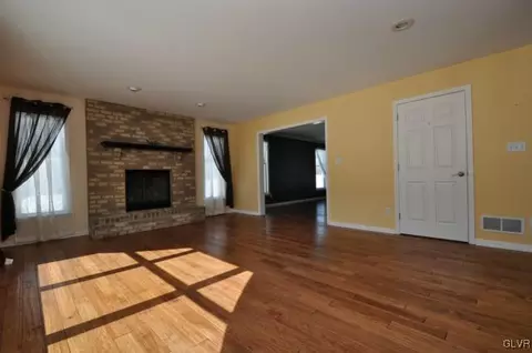 260 E Mountain Rd, Wind Gap, PA 18091 photo 7