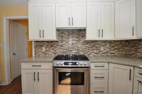 260 E Mountain Rd, Wind Gap, PA 18091 photo 14