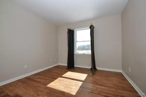 260 E Mountain Rd, Wind Gap, PA 18091 photo 18