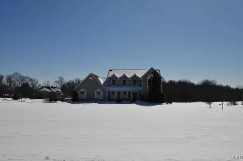 260 E Mountain Rd, Wind Gap, PA 18091 photo 2