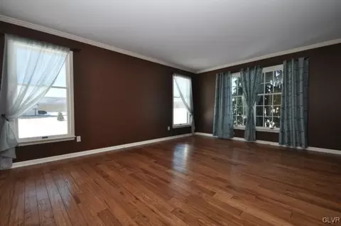 260 E Mountain Rd, Wind Gap, PA 18091 photo 5