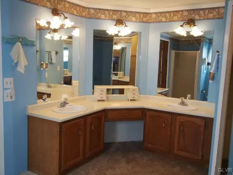 271 Pine Cone Ct, Bath, PA 18014 photo 7