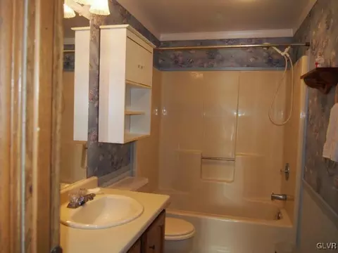 271 Pine Cone Ct, Bath, PA 18014 photo 17