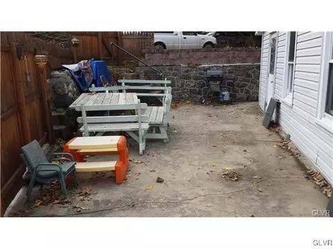 210 Roseto Ave, Bangor, PA 18013 photo 2