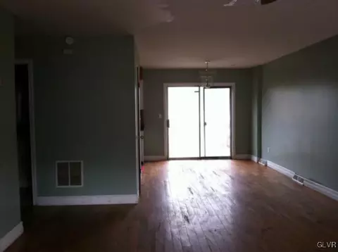 417 Old Forge Dr, Bath, PA 18014 photo 2