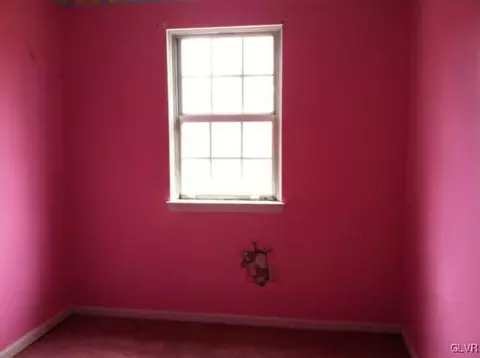417 Old Forge Dr, Bath, PA 18014 photo 7