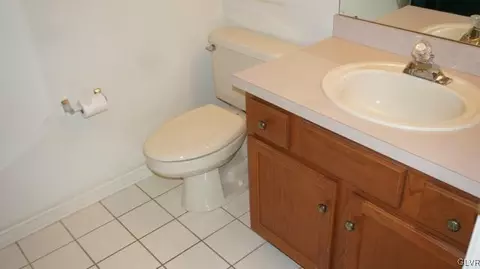 1872 Caryn Dr, Hellertown, PA 18055 photo 36