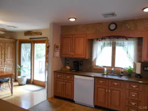 555 Bauer Rd, Bath, PA 18014 photo 11