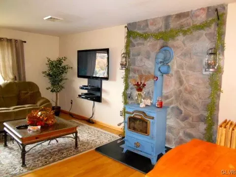 555 Bauer Rd, Bath, PA 18014 photo 13