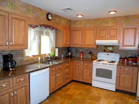 555 Bauer Rd, Bath, PA 18014 photo 8