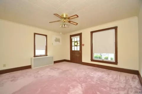 418 Penn St, Bath, PA 18014 photo 9