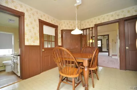418 Penn St, Bath, PA 18014 photo 4