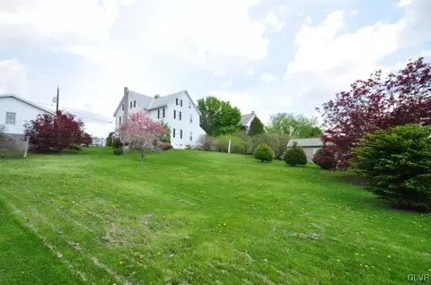 418 Penn St, Bath, PA 18014 photo 2