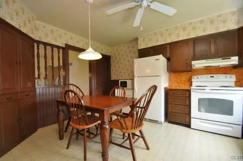 418 Penn St, Bath, PA 18014 photo 6