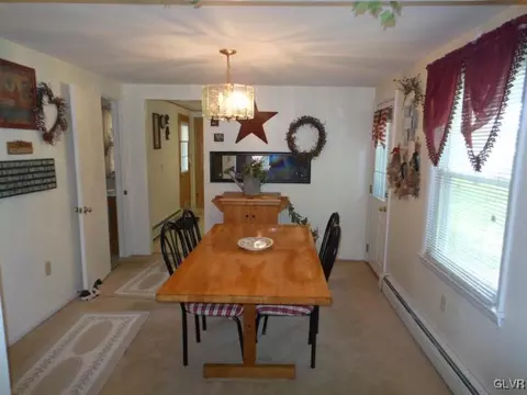 257 E 2nd St, Wind Gap, PA 18091 photo 8