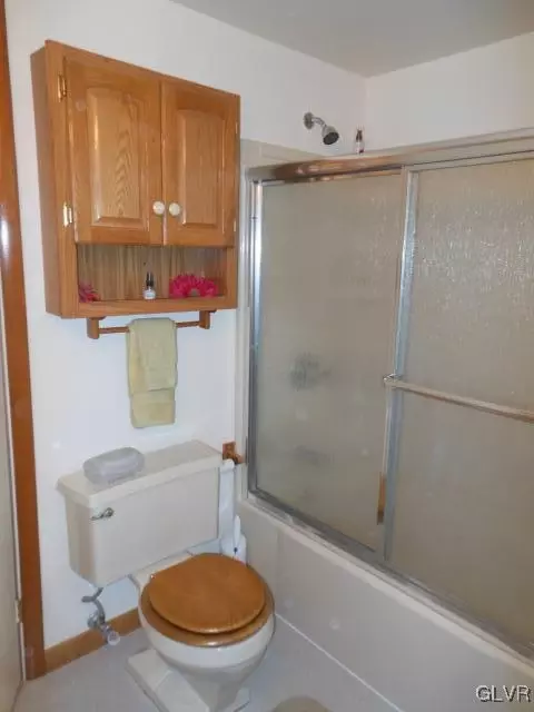 257 E 2nd St, Wind Gap, PA 18091 photo 13