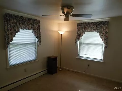 257 E 2nd St, Wind Gap, PA 18091 photo 11